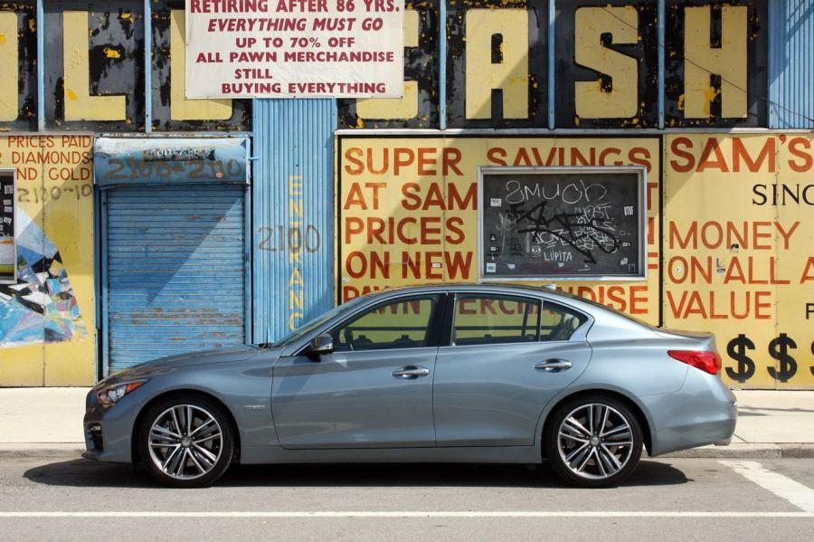  Infiniti Q50 2014 года  (фото 26 из 52)